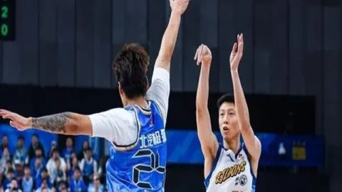 湖人高层在独行侠对阵勇士赛事期间与对手GM密会？